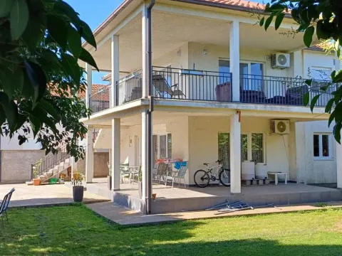 Izdavanje, kuća, 260m², Donji Kokoti, Podgorica - image 6