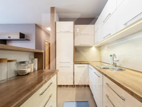 Sale, two bedroom apartment, 63m², City Kvart, Podgorica - image 10