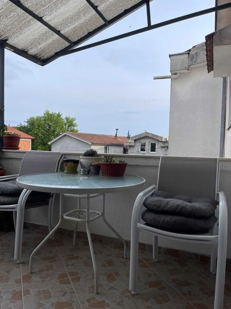 Prodaja, trosoban stan, 55m², Dumidran, Tivat
