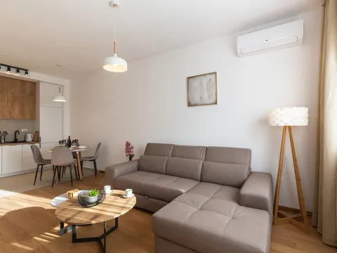 Rent, one bedroom apartment, 42m², Bečići, Budva - image 5