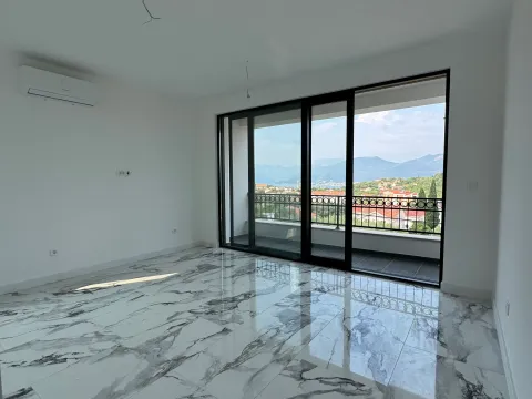 Prodaja, trosoban stan, 72m², Radovići, Tivat - image 1
