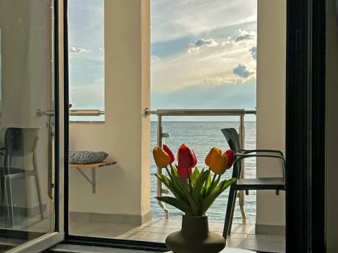 Izdavanje, dvosoban stan, 65m², Sveti Stefan, Budva - image 2