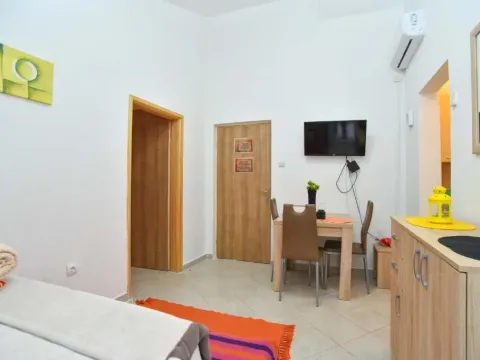 Prodaja, kuća, 179m², Petrovac, Budva - image 17