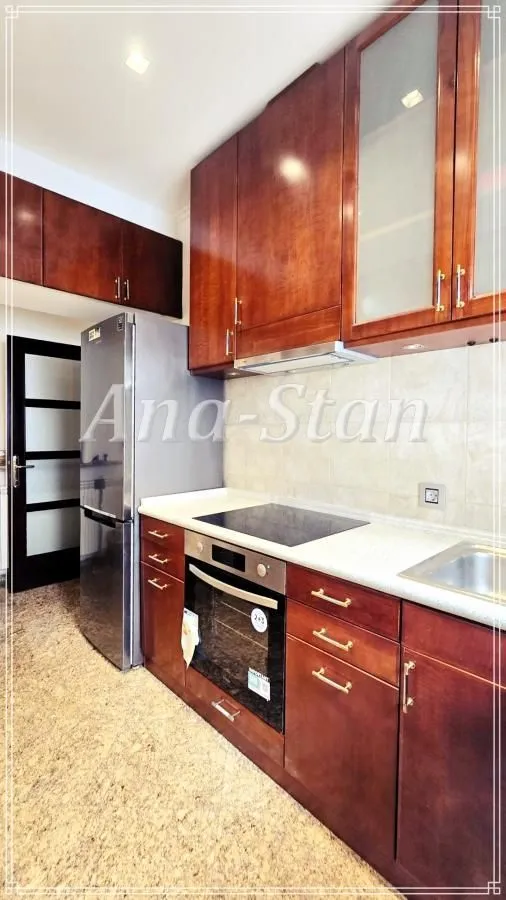 Rent, house, 290m², Voždovac Sve Podlokacije, Beograd