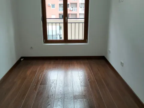 Izdavanje, dvosoban stan, 69m², Master Kvart, Podgorica - image 6