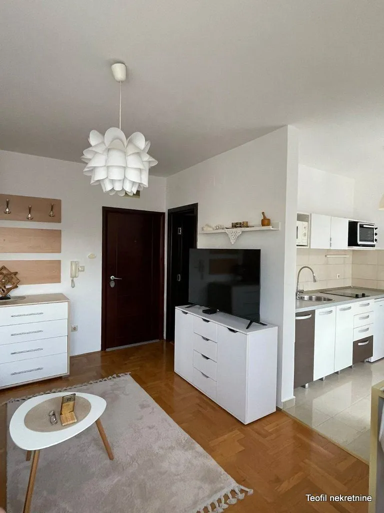 Prodaja, jednosoban stan, 28m², Novi Sad, Srbija