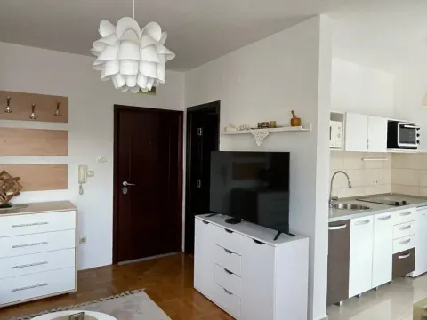 Prodaja, jednosoban stan, 28m², Novi Sad, Srbija - image 4