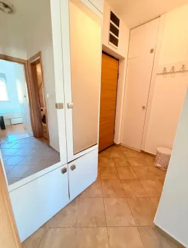 Izdavanje, jednosoban stan, 39m², Stari Aerodrom, Podgorica - image 3