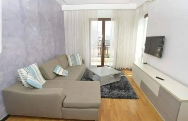 Izdavanje, trosoban stan, 110m², Babin Do, Budva