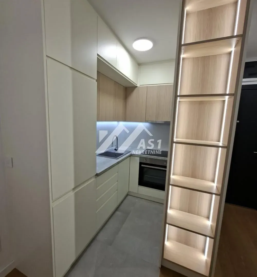 Izdavanje, jednosoban stan, 35m², Bulevar Evrope, Novi Sad Sve Podlokacije