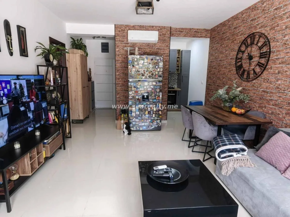 Prodaja, jednosoban stan, 52m², Kotor, Crna Gora