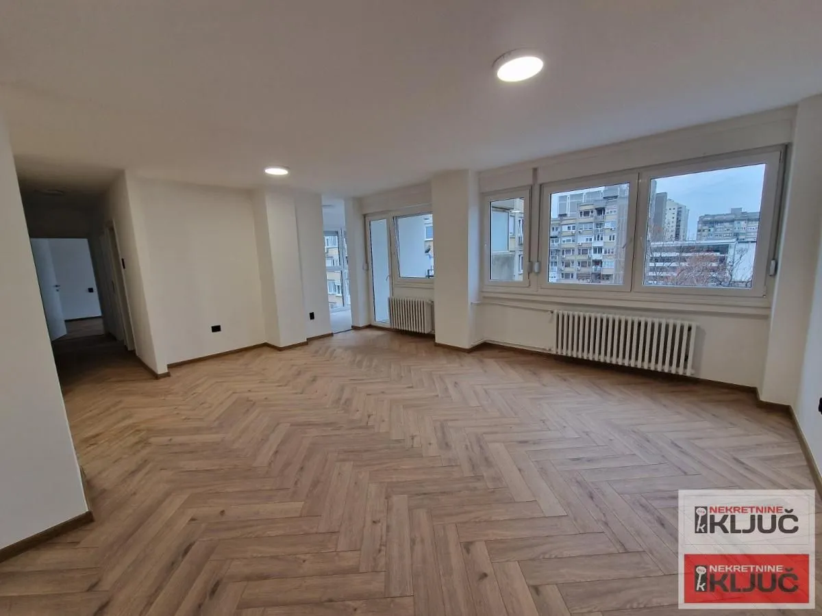 Prodaja, trosoban stan, 73m², Bulevar Oslobodjenja, Novi Sad Sve Podlokacije