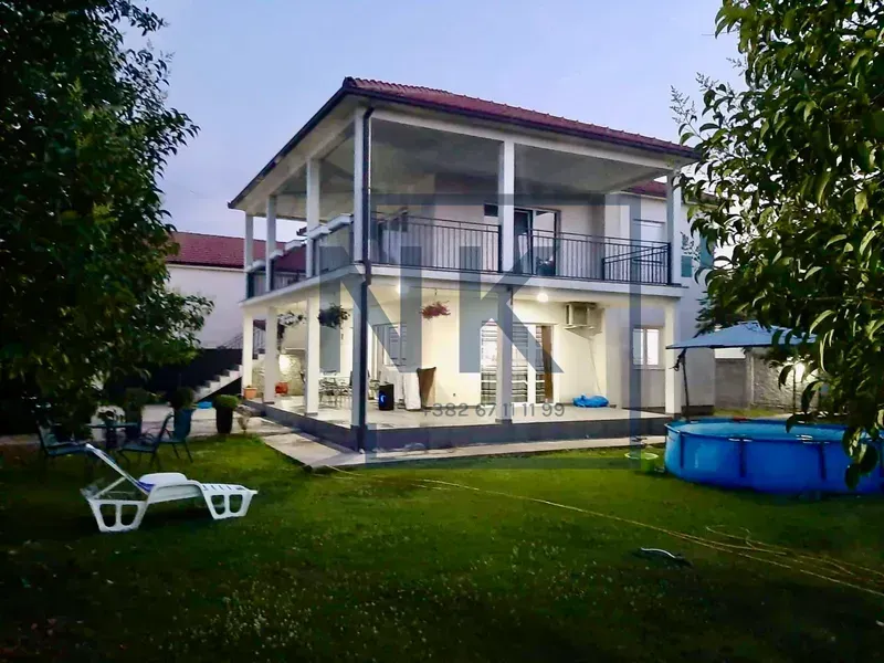 Rent, house, 260m², Kokoti, Podgorica