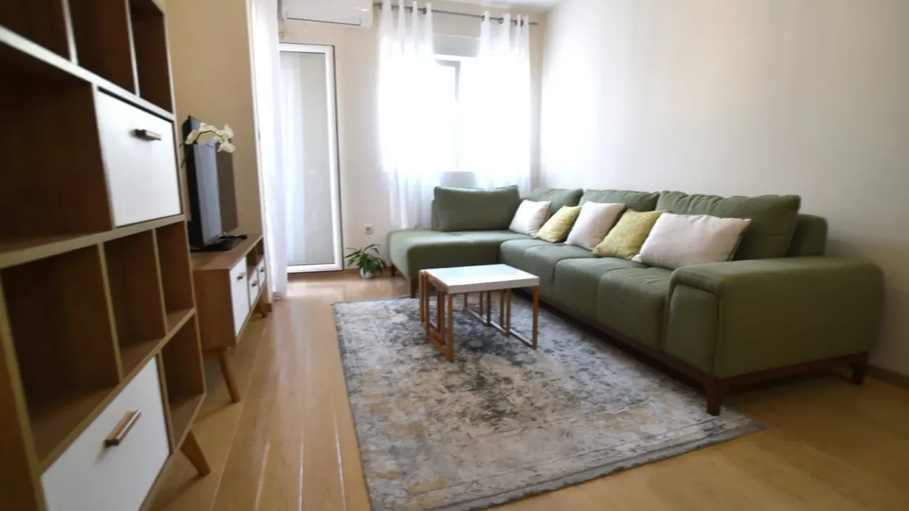 Izdavanje, jednosoban stan, 46m², City Kvart, Podgorica