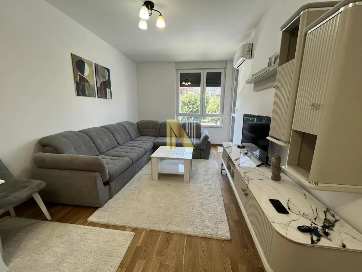Izdavanje, dvosoban stan, 43m², Sajmište, Novi Sad