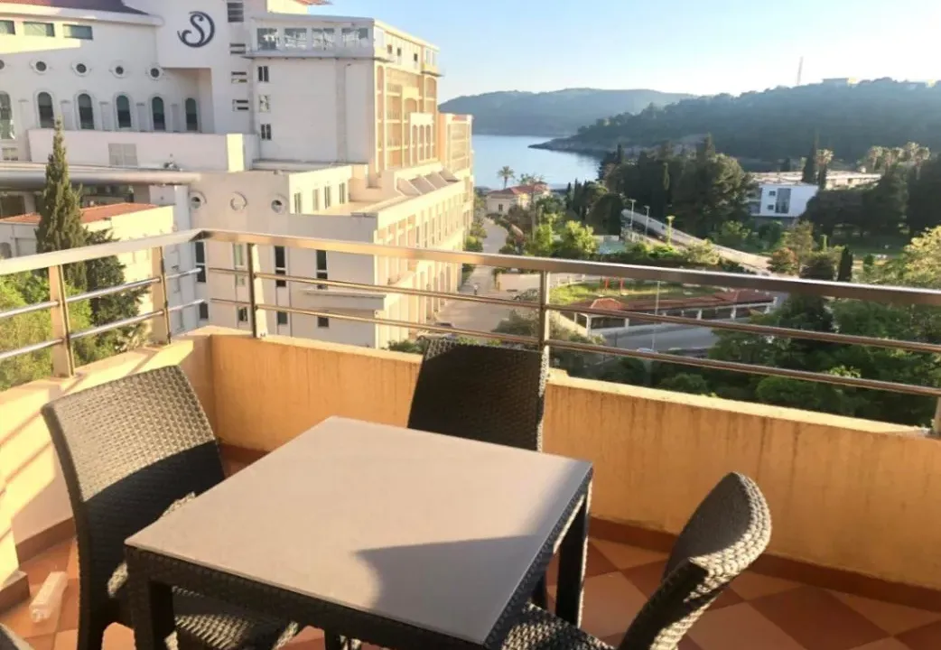 Prodaja, dvosoban stan, 81m², Bečići, Budva