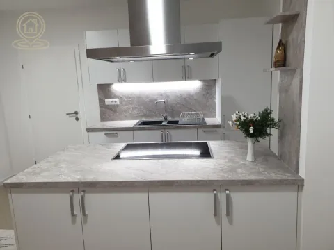 Izdavanje, kuća, 90m², Petrovaradin, Novi Sad - image 4