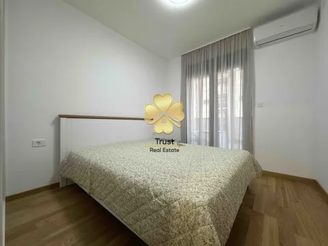 Izdavanje, dvosoban stan, 60m², City Kvart, Podgorica - image 12