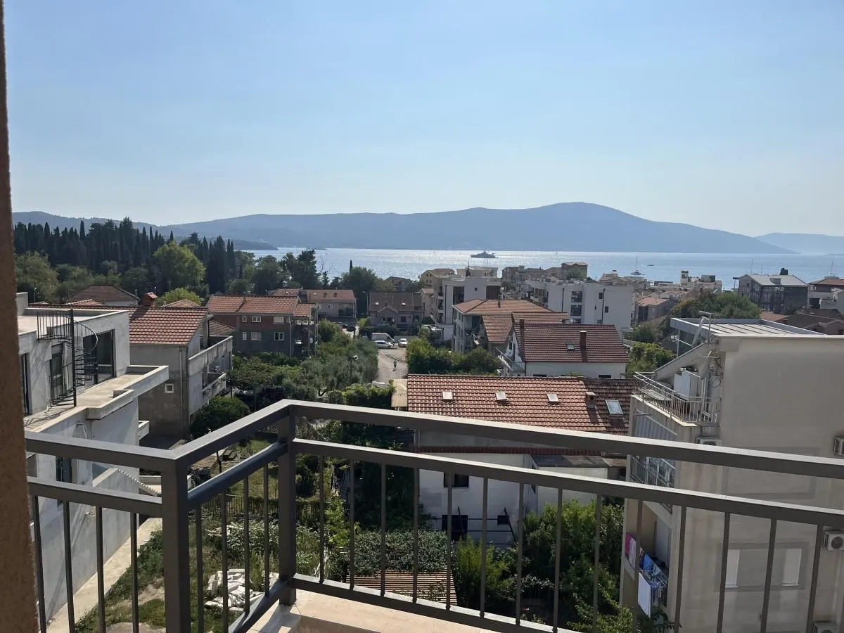 Prodaja, trosoban stan, 99m², Kalimanj, Tivat