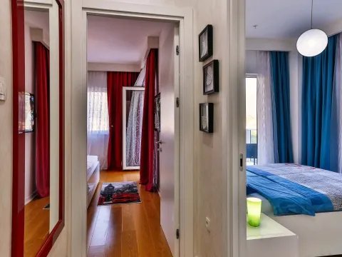 Rent, two bedroom apartment, 110m², Budva, Crna Gora - image 6