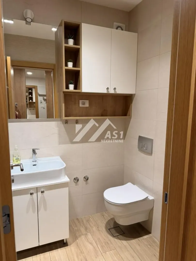 Izdavanje, jednosoban stan, 42m², Socijalno, Novi Sad Sve Podlokacije