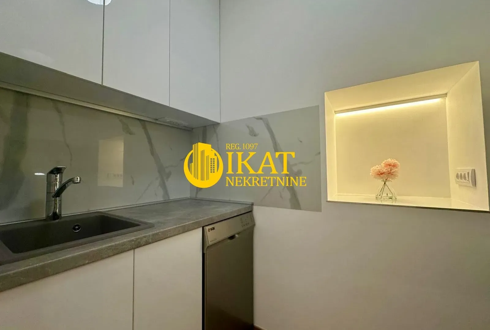 Sale, two bedroom apartment, 49m², Slavija, Vračar Sve Podlokacije
