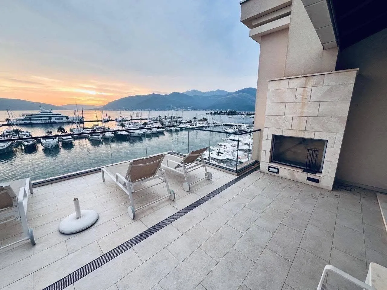 Rent, three bedroom apartment, 400m², Porto Montenegro, Tivat