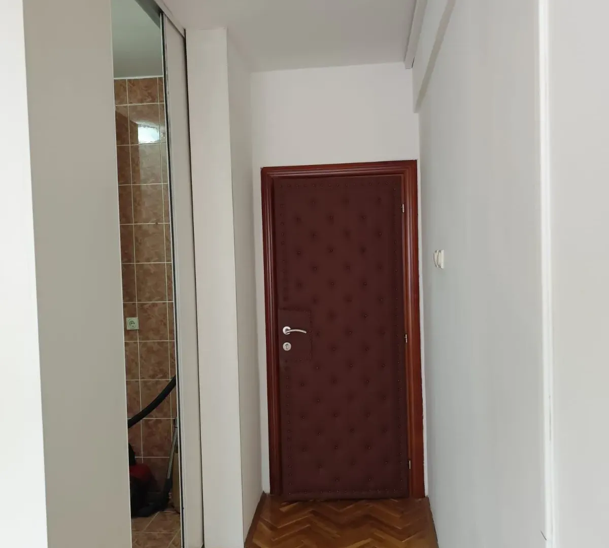 Izdavanje, jednosoban stan, 33m², Centar, Podgorica