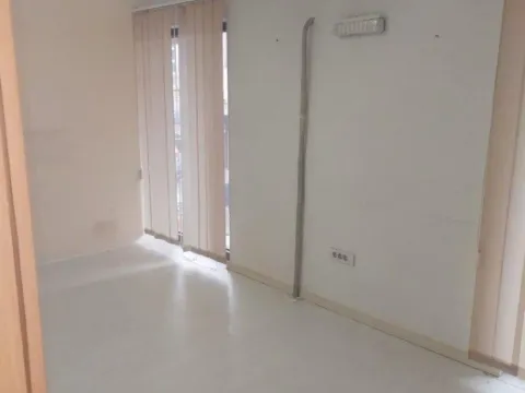 Rent, office space, 172m², 1 maj, Podgorica - image 8