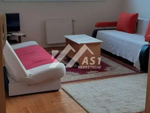 Izdavanje, jednosoban stan, 35m², Grbavica, Novi Sad Sve Podlokacije