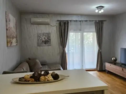 Izdavanje, jednosoban stan, 51m², City Kvart, Podgorica - image 5