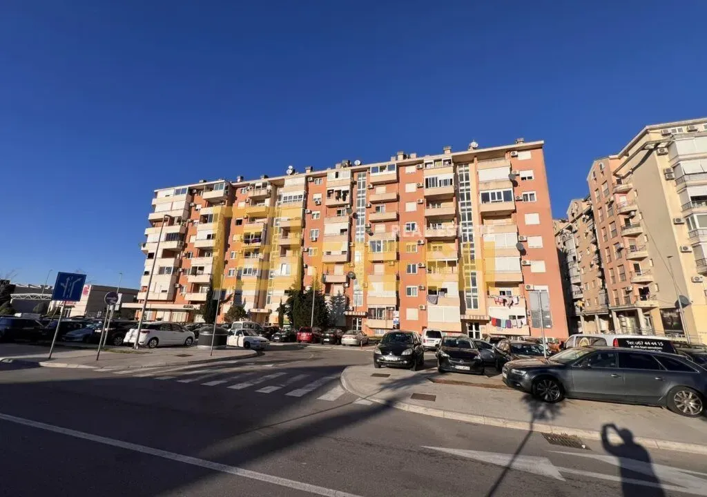 Izdavanje, jednosoban stan, 43m², Stari Aerodrom, Podgorica
