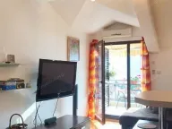 Sale, two bedroom apartment, 63m², Dobrota, Kotor - image 4