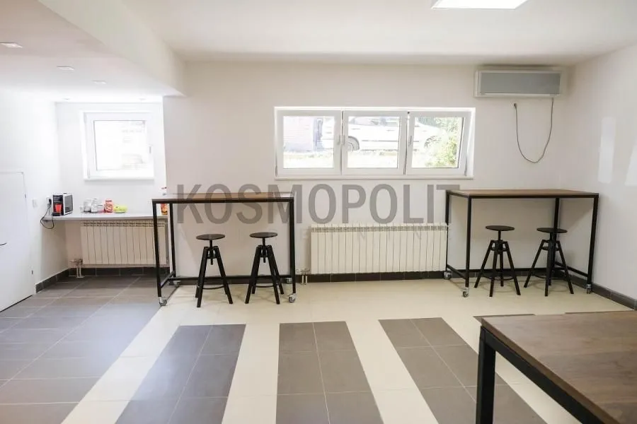 Sale, office space, 315m², Voždovac Sve Podlokacije, Beograd