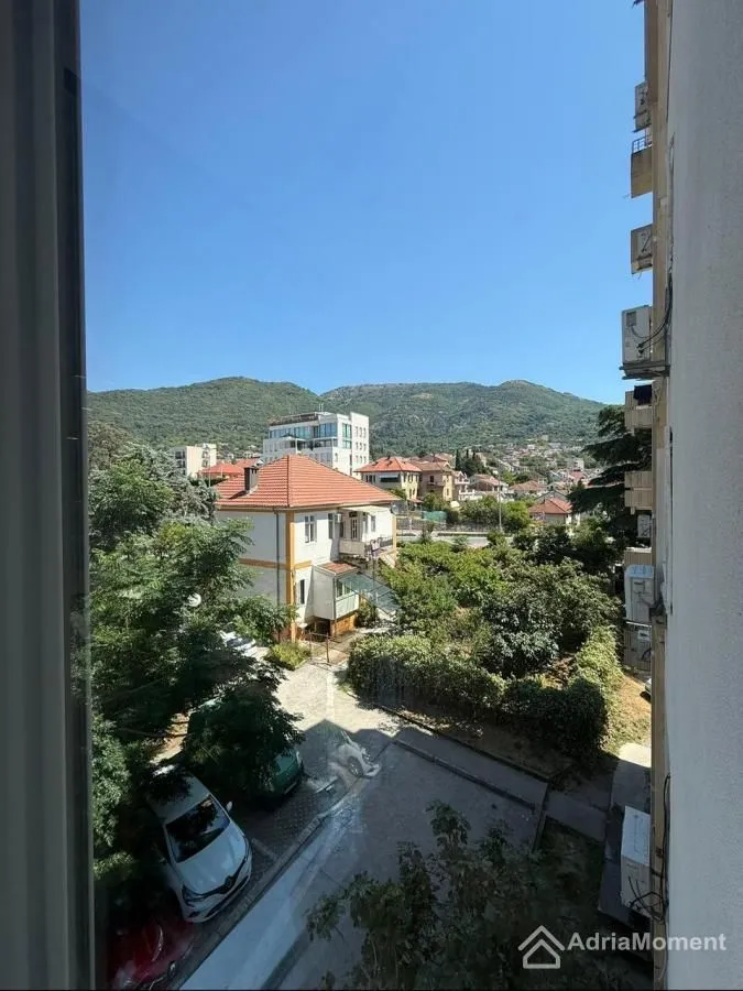 Prodaja, dvosoban stan, 52m², Centar, Tivat