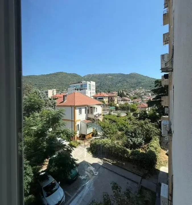 Prodaja, dvosoban stan, 52m², Centar, Tivat