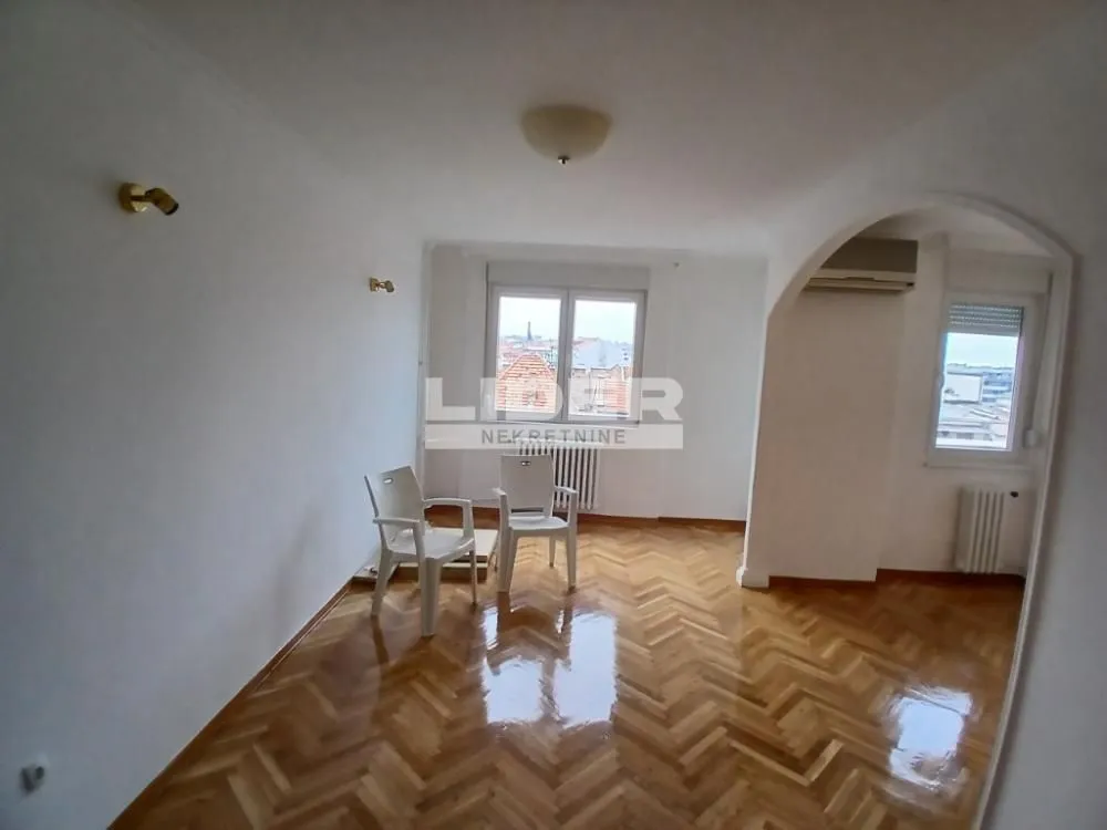 Izdavanje, trosoban stan, 77m², Palilula Sve Podlokacije, Beograd