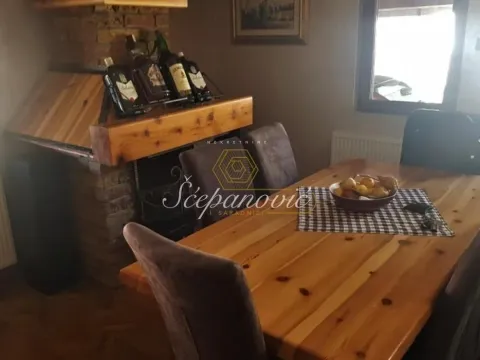 Izdavanje, kuća, 165m², Sremska Kamenica, Petrovaradin - image 3