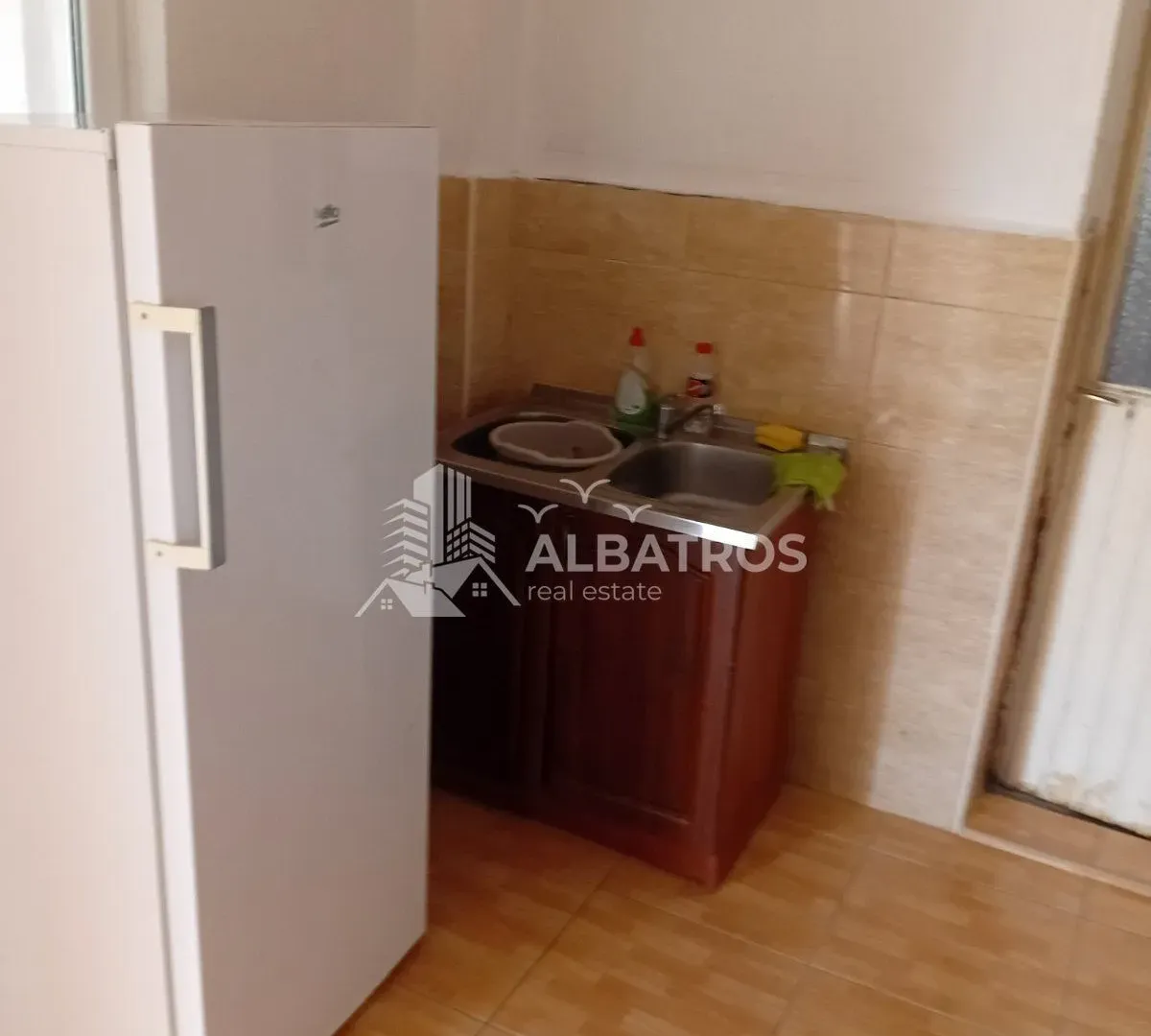 Rent, three bedroom apartment, 90m², Sutomore, Bar