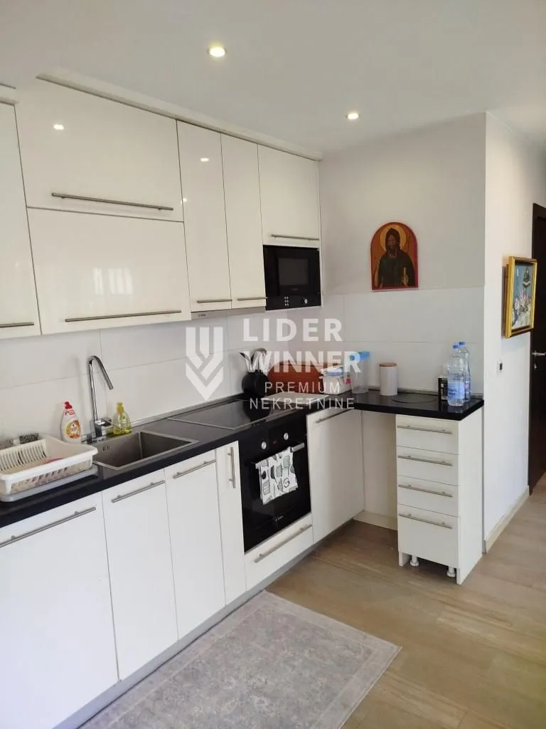 Izdavanje, jednosoban stan, 50m², Savski Venac, Beograd