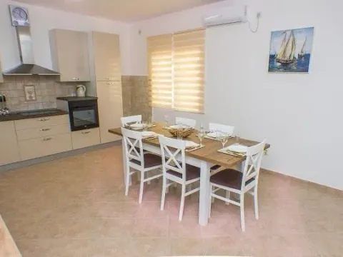 Prodaja, kuća, 157m², Prčanj, Kotor - image 13