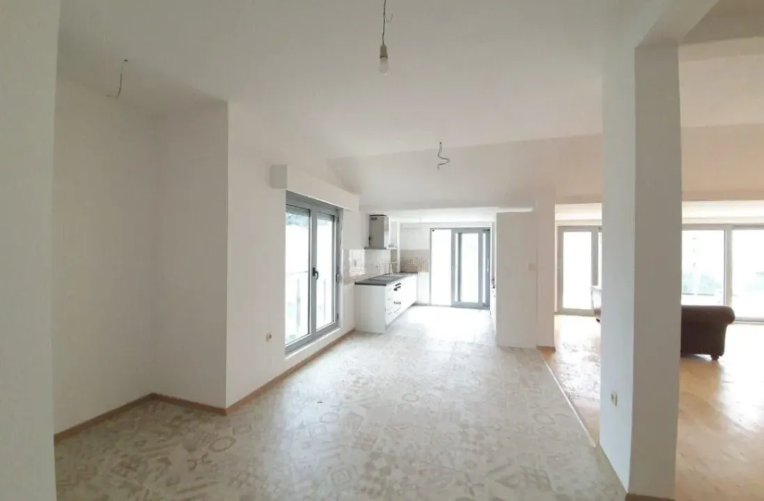 Prodaja, trosoban stan, 171m², Petrovac, Budva