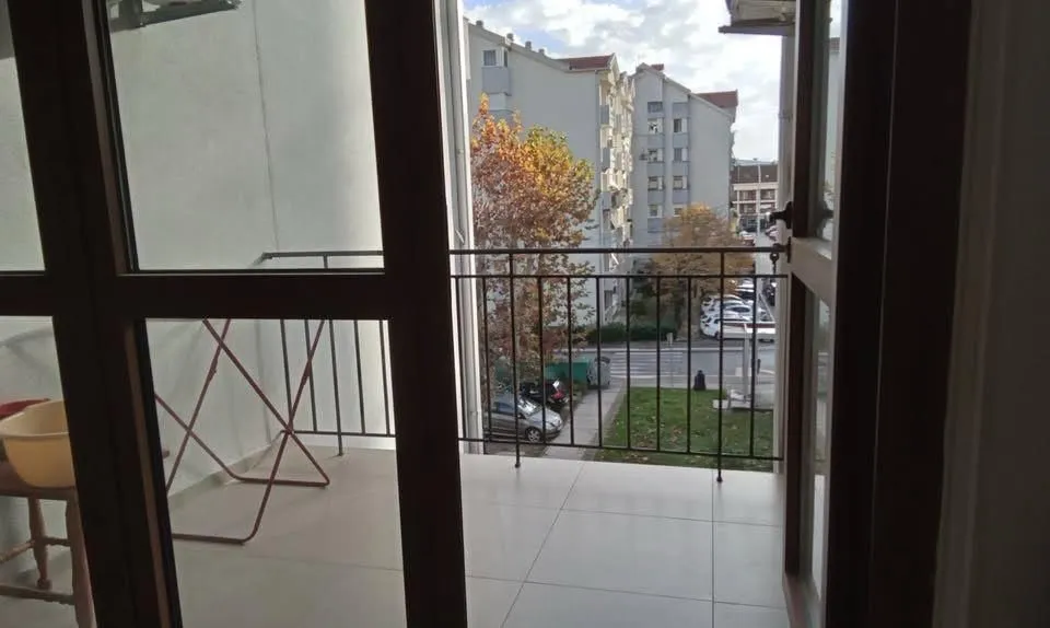 Prodaja, trosoban stan, 102m², Centar, Tivat