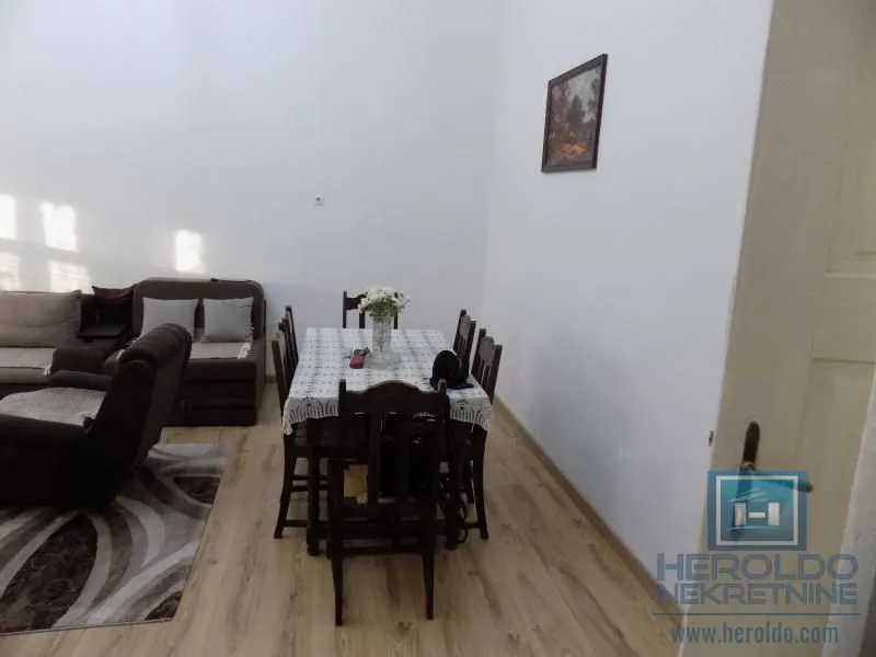 Prodaja, četvorosoban stan, 106m², Ćuprija, Srbija