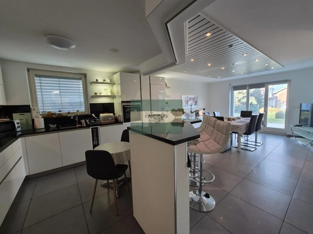 Prodaja, kuća, 528m², Budžino brdo, Jagodina