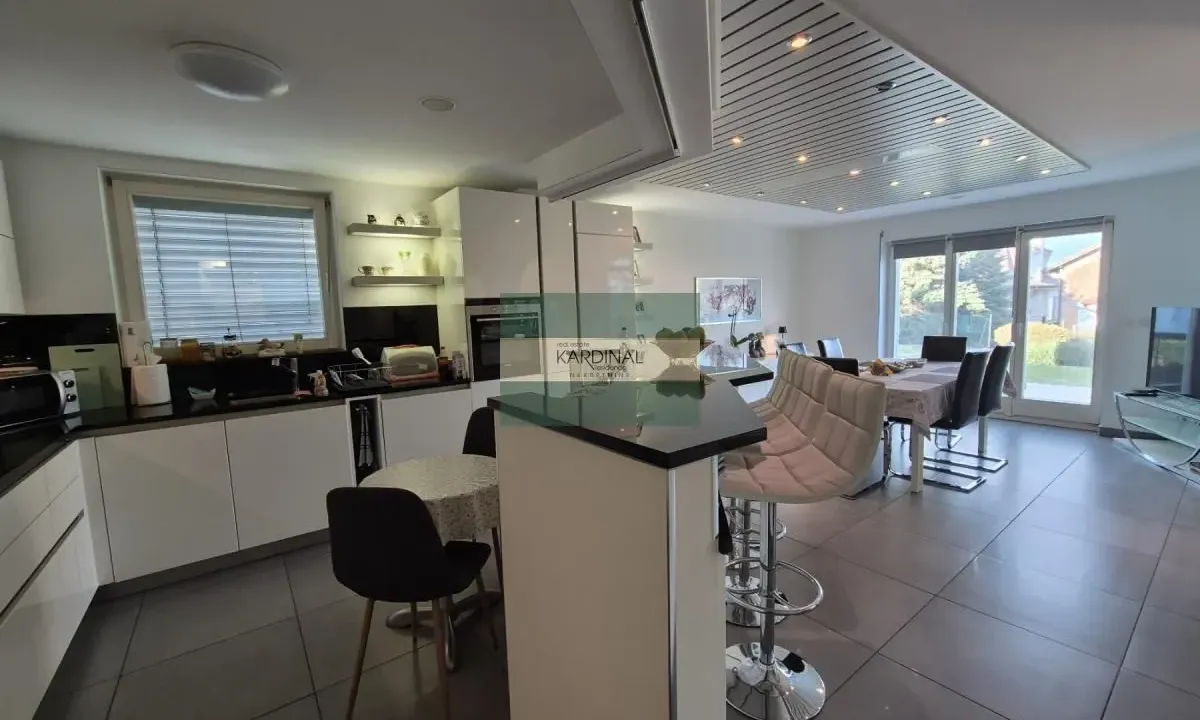 Sale, house, 528m², Budžino brdo, Jagodina