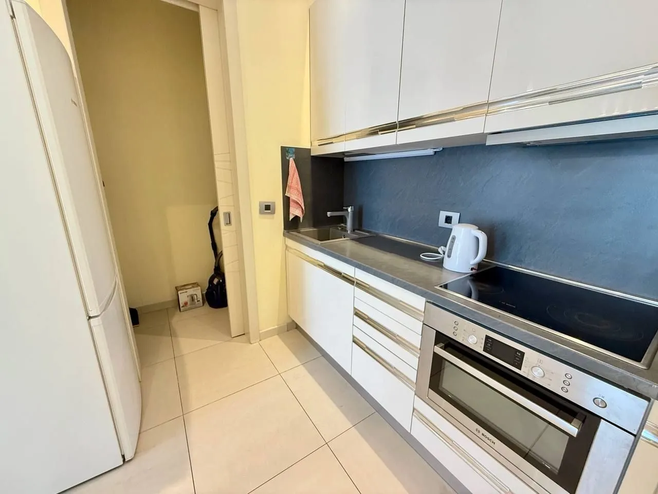 Izdavanje, jednosoban stan, 70m², Centar, Budva