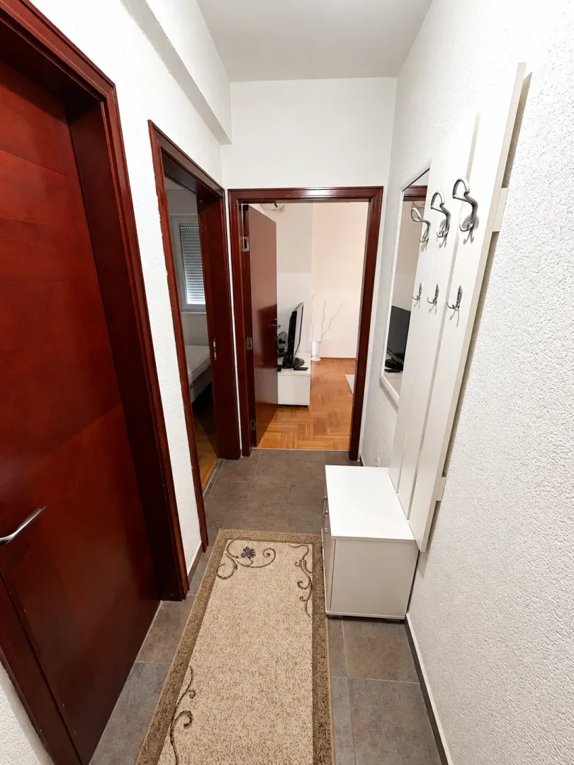 Rent, one bedroom apartment, 42m², 1 maj, Podgorica