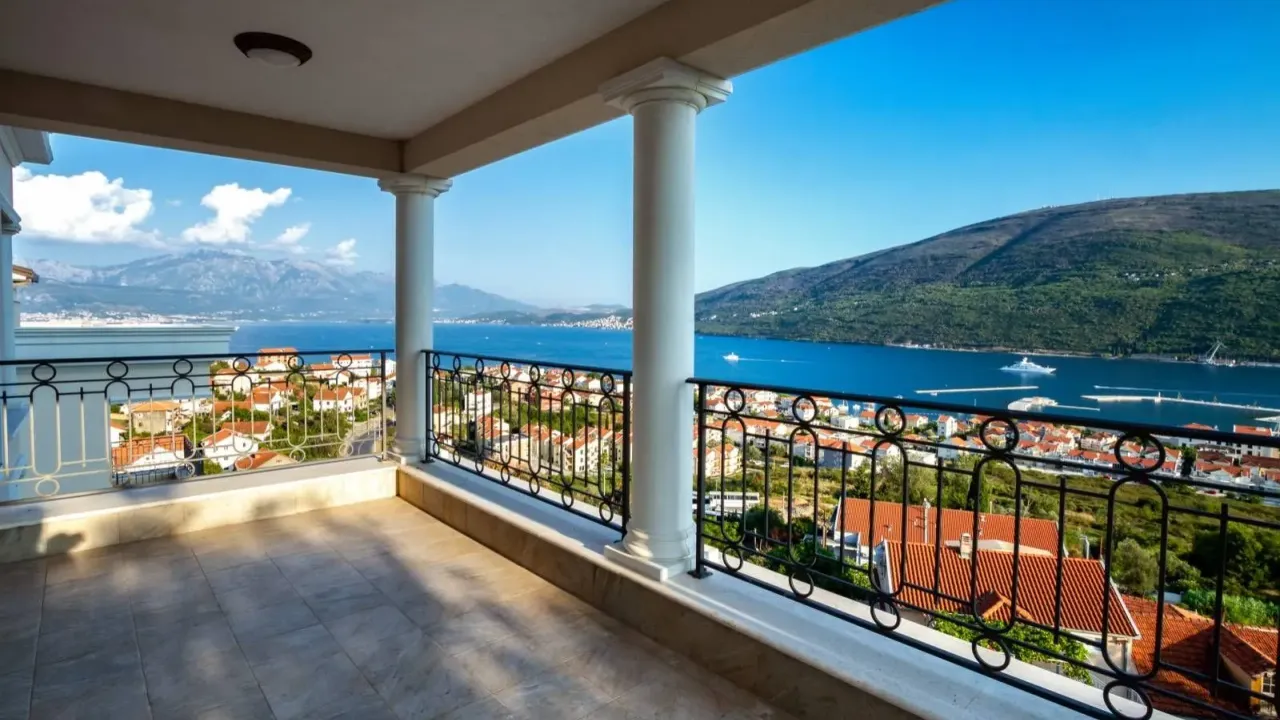 Sale, four bedroom apartment, 164m², Đenovići, Herceg Novi
