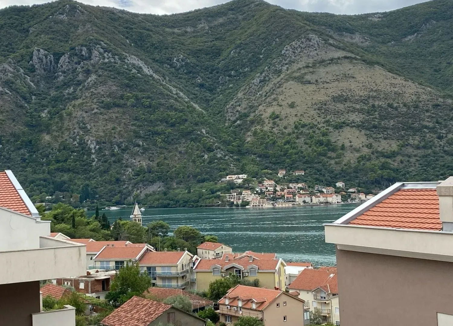 Sale, two bedroom apartment, 62m², Dobrota, Kotor